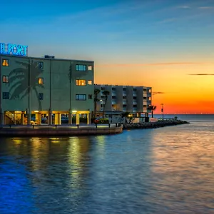Sailport Waterfront Курортный комплекс